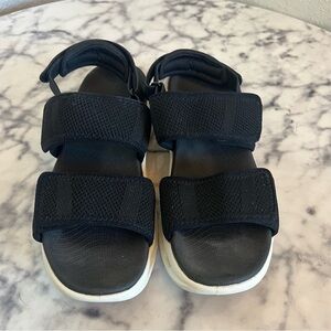 Easy Spirit Denise Austin Black Women’s Comfort Sandals. Size 7.5